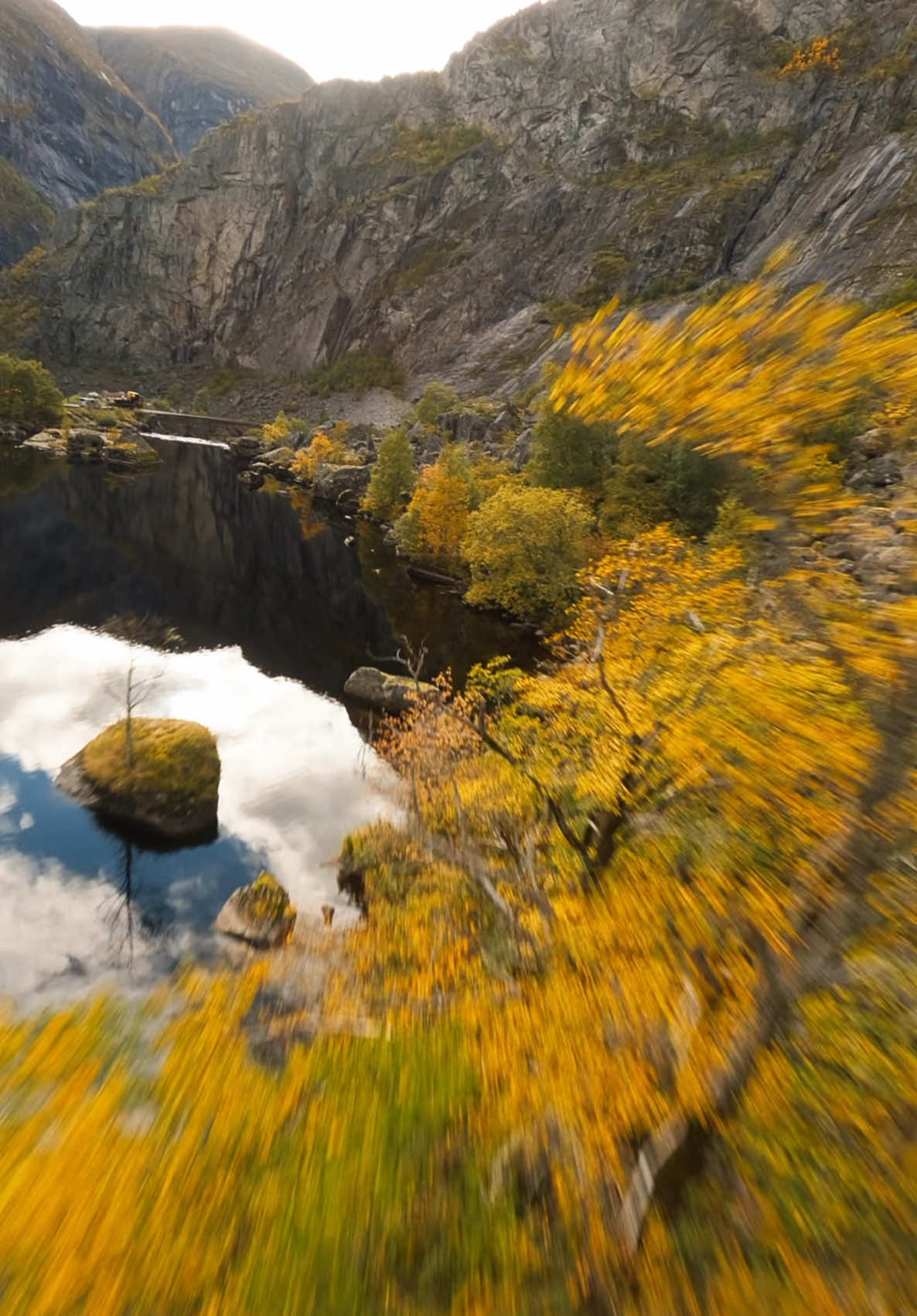 Autumn in Norway 🍂 Golden leaves and stunning landscapes