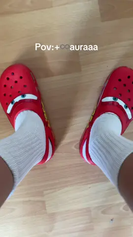 Crocs cars 🔛🔝#fyp #prt #crocs #flashmcqueen #mcqueen #cars#streetwear #outfit #disney #aura #crocsflashmcqueen #faitmoipercerwhesh 