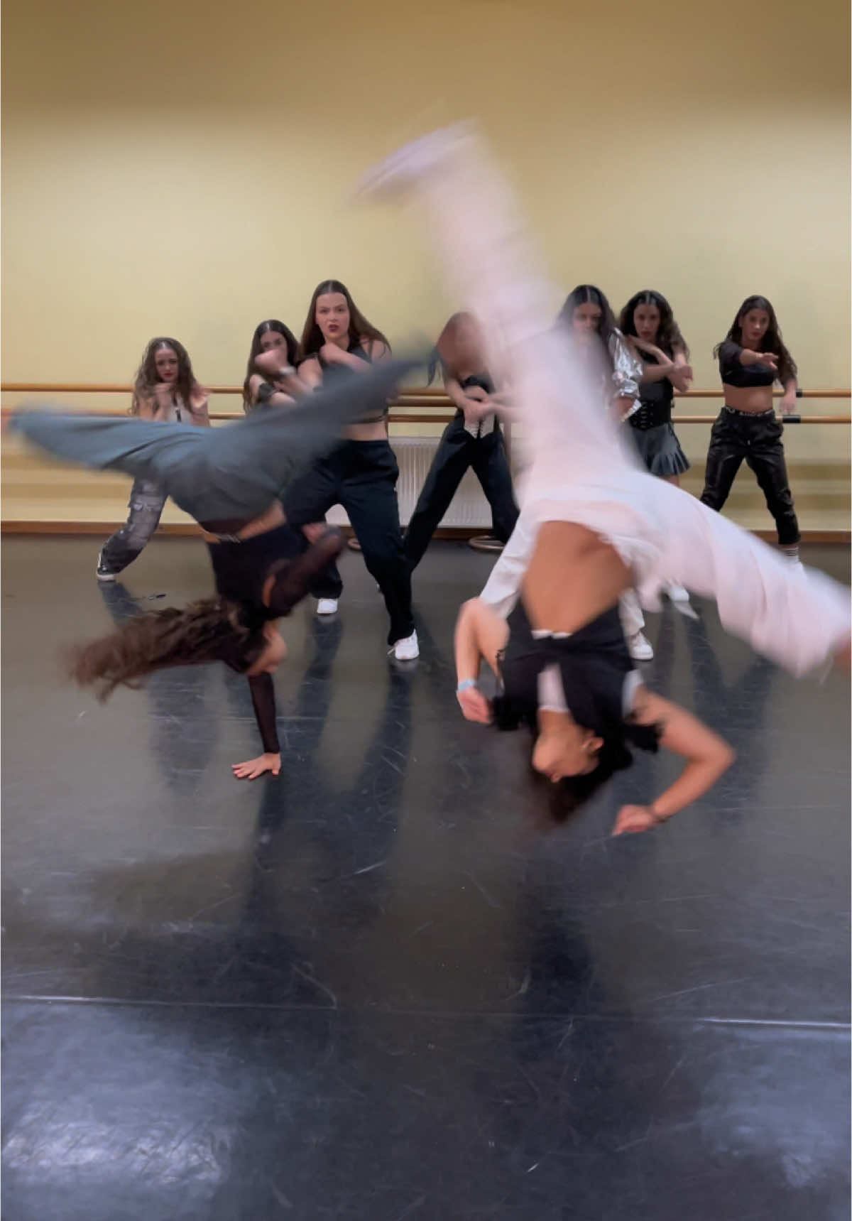 Lets gooo🙌 Baby girls on fire . . . . #dance  #cyprus  #danceclasses  #limassol  #danceteacher  #videodance #tiktokcy 