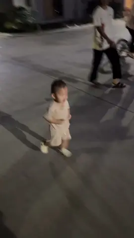 eunho : demi enyim, gpp olahraga malam2 jg 😁 #eunho #bayilucu #cutebaby #daehoonjulia 