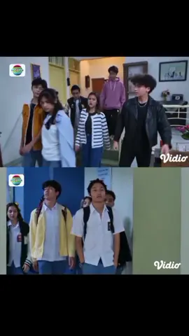 The #magic VS #thehebrings kalo dulu mah #5 lawan #4 kalo sekarang mah udah seimbang yah #6 vs 6 #rahsya #naura #adara #dika #gibran #irsyad dan mereka juga ber6 #al #galih #asep #iis #mawar #hana #magic5 #magic5indosiar #magic5newseason #magicfivers 