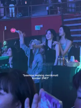 G-Dragon dan Baby Monster moment  Ahyeon mukanya langsung tegang banget 😭🤣 #gd #gdragon #kwonjiyong #bigbang #babymonster #지드래곤 #빅뱅 #welcomeback_2ne1 #kpop 