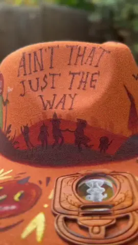 Well not 30 minutes exactly - but only 3 hours!! 😬 Today is the LAST DAY to bid on the Gothic Mysteries @caseylanderkin x Sunny Fox Apothecary halo hats!  You can check out hats inspired by Over the Garden Wall, Beetlejuice, The Headless Horseman, and The Creature of the Black Lagoon until bidding closes at 6pm TODAY 🎃 #halloween #spookyseason #halohat #scarystories #gothic #universalmonters #overthegardenwall #legendofsleepyhollow #beetlejuice 