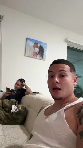 The side eye is crazy!!🤦🏻‍♂️ #janieceandisaiah #relatable #viral #viralvideo #funny #fyp #trend #trending #foryou #comedy #boyfriend #girlfriend 