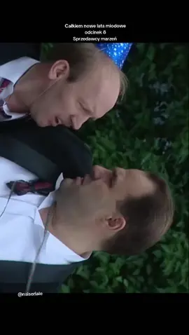 Całkiem nowe lata miodowe, odcinek 8 - Sprzedawcy marzeń #miodowelata #miodowe #lata #karolkrawczyk #tadzionorek #dlaciebie #dc #foryou #foru #foryourpage #foryoupage #viral #fyp #smile 