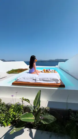 📍@Phōs The Boutique Santorini. Would you stay here?✨ #hotel #phosboutiquesantorini 