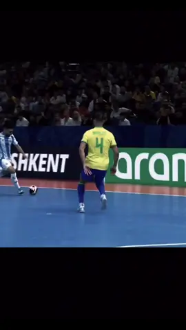 Protege mais que camisinha!! 🔥🔥 #brasilxargentina #final #copadomundofutsal #argentina🇦🇷 #brasil🇧🇷 #futsal #mulherdepreso🔓🕊👫💍 #willian 