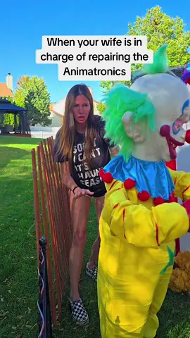 These things do break from time to time 🤣 #horrortiktok #horrorprops 
