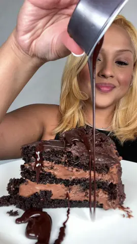 Chocolate mousse cake ❤️ ##cake##chocolatecake##cakemukbang##chocolate##mukbang##crunchy##mukbangasmr##eating##asmreating##Foodie##foodtiktok ##food##asmrfood##eat##asmrsounds##asmrtiktok##eatingshow##hungrytiktok##eatingshowasmr##muckbang##fyp##fypシ ##foryourpage##viral