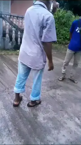 Tonton ha redjeyi hunu 🤣🤣@aziaassad @Naïma💓love🇰🇲 @@Naina1995♥️ 