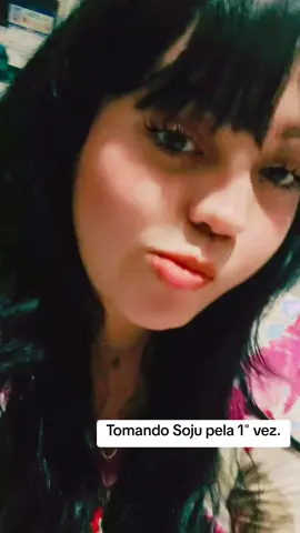 tomando soju pela 1° vez. #doramas  #soju  #coreano  #fy  #foryour  #mulheres  #viraliza  #foryourepage 