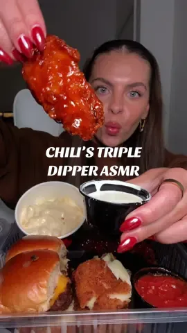 CHILI’S TRIPLE DIPPER ASMR🌶️❣️❤️‍🔥 #chilistripledipper #crunchymukbang #cheesepull #Foodie #crunchyasmr #crispyasmr #foodasmr #eating #fypviral #viralfood #satisfyingfood #satisfyingvideo #hungry #macandcheese #mozzarellasticks #chilismukbang 