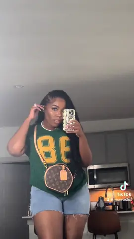 Fit check💚 #fyppppppppppppppppppppppp #fashiontiktok #hoco #trending #curvytiktok #fypシ゚viral #fitinspo 