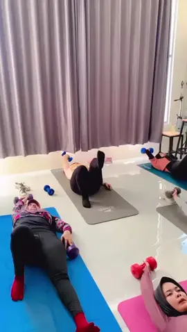 Hai kamu2 para ladies di area Kota Mojokerto Yuk sinii merapat Olahraga rame2 Chat Wa 👉🏻 085730155002 📍RFC Fit Club ( Buka di Maps ) Kelas olahraga khusus Wanita 💃 Join program untuk wujudkan body goalsmu 😘💪🏻 #kelasolahraga #yogamojokerto #workoutmojokerto #olahragakhususwanita #prajuritkulonmojokerto #bodygoalsprogram #bodyshapemojokerto #kelasolahragawanita #cafesehat #prgrampositiflangsing