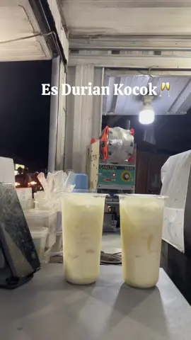 Es durcok🥂 Lok. Depan Hexindo, Bes Cinema, Selindung Baru... On: Grabfood, Gofood, & Maximfood🖤 #fyp #esdurian #minuman 