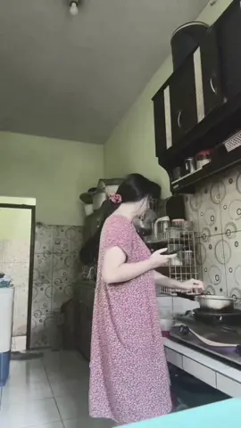 Wajar si klo ditinggalin sama yg dempulan yg bangun tidur alis udh cetar soalnya akunya mls makeup