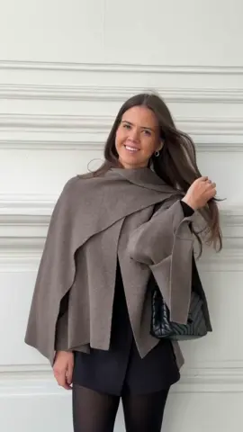 Favorite fall outfit 🤍 This cozy Zara cape coat is sooo soft and elegant! 🍂 #FallFashion #Zara #CozyVibes #zaratryonhaul #oldmoneyfashioninspo #elegantstyle 