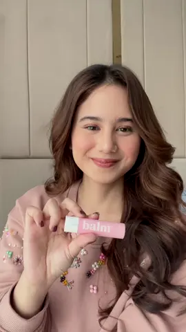 Lip-prep before anything else! selain bikin lip-cream jadi lebih smooth dan gak kering, Wardah Hydra Balm bikin bibir aku tetap sehat dan terlindungi 🥰  #TissaBiani #LipbalmWardah #Lipcare #Lipbalm @Wardah Beauty Official  