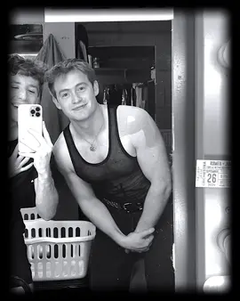 i will never shut up about kit connors pull up kiss. #KITCONNOR #romeoandjuliet #kitconnoredits #kitconnoredit #kitconnorheartstopper #kitconnorromeo #broadway #broadwayisback #nicknelson #nicknelsonheartstopper #rachelzegler #rachelzegleredit #hotedit #velocity #velocityedit 