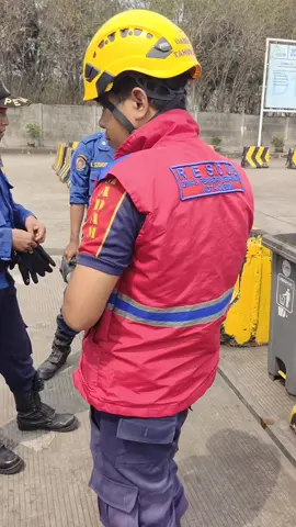 EVAKUASI KUCING OLEH PETUGAS DAMKAR CILEGON DI PELABUHAN MERAK#kucing #pecintakucing #pecintahewan 