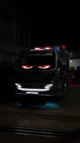 Dingin tetapi tidak kejam🥶 #irsyadputrakaroseri #trukmodifikasi #truck #strobomata #viral #trending #fyp @SUDIKON KAMBIL TRANS PONOROGO 