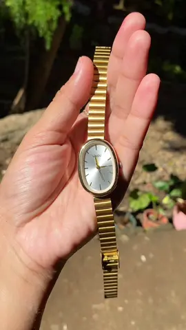 Still my favorite wristwatch🫶  Non-tarnish and adjustable, perfect for everyday use.  Buy here ➡️ @ISAYIIEE ⬅️  #goldwatch #retrowatch #ovalwatch #goldwristwatch #naidu 