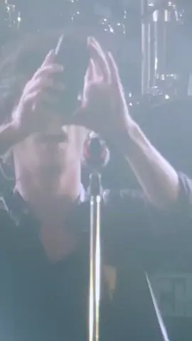 kesedihan dan begitu menyakitkan..?? #bethelight #bebanhati #salah #taksemestinya #menyakitkan #pura2 #takpeduli #oneokrocklive #kesedihan #nyakitinbanget #lagusantai #musikpop #bukancinta #bukanlagugalau 