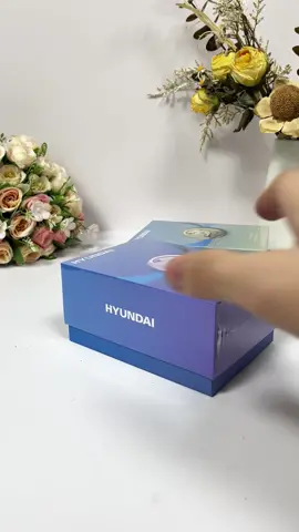 ¡Estos auriculares abiertos traducen hasta 75 idiomas diferentes! ¡Son absolutamente increíbles!#hyundai #hyundait26 #earbudsviral #bluetoothearbuds #earbuds #headphones #TikTokMadeMeBuyIt #headphonesrecommended #wireless #translation #fyp 