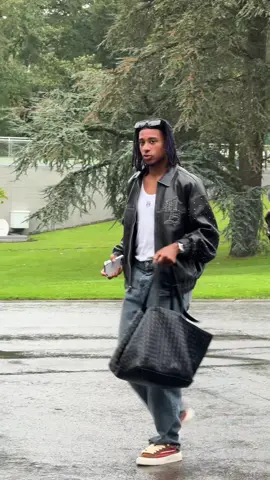 #olise #michaelolise #fcbayern #edf #fff #equipedefrance #sportstiktok 