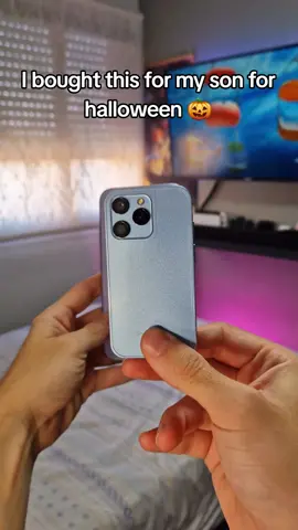 This mini phone is the perfect gift for your kids🥰 #miniphone #smartphone #phone #fyp 