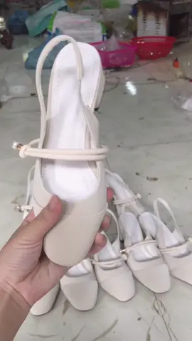 Về số lượng phục vụ chị em 20-10 nhé #phuongthaostore #giàycaogót #dép_nữ #giày_cưới 