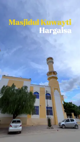 Masjidul kuwayti, Hargeisa. . . . . #hargeisa #fyppppppppppppppppppppppp #yayafaysal_ #mobilevideography #fyp #foryoupage❤️❤️ #masjid #muslim #islam #ezan 