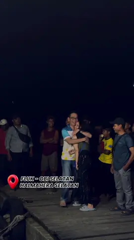 Apapun medannya dibikin romantis en dinikmatin aja perjalanannya BERS4MA @Benny Laos 🫶🏻🫶🏻🩵💗… Ketika so abis bacarita deng mama mama en waktunya kembali ke Kapal di desa Desa Fluk-#Obi  .. #halsel #malukuutara #ceritastjo #bennylaos 