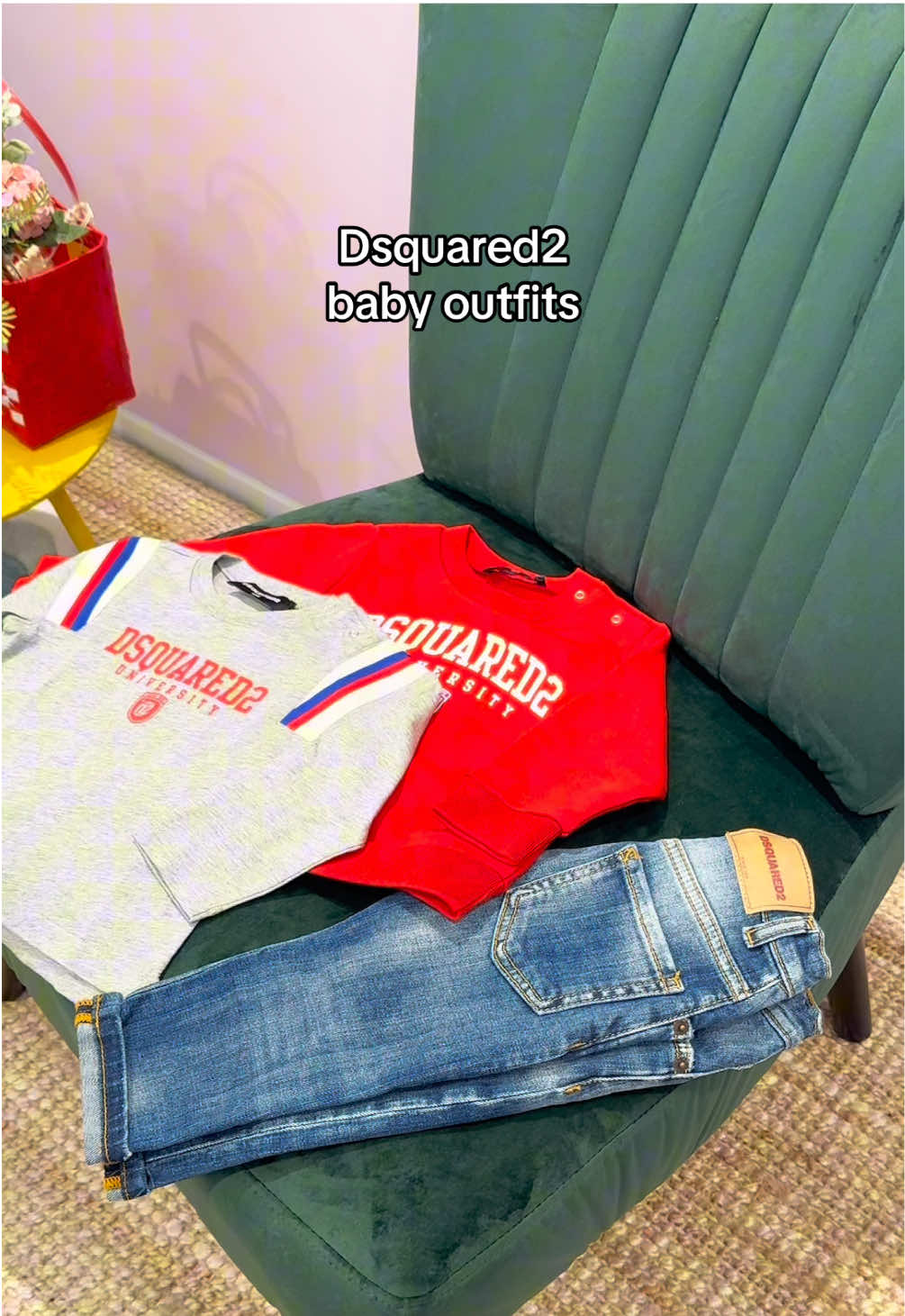 Componi il look autunnale per il tuo neonato con Dsquared2. Scopri di piu su CoccoleBimbi.com #abbigliamentobambini #newborn #newbornbaby #babyoutfit #outfit #dsquared2 