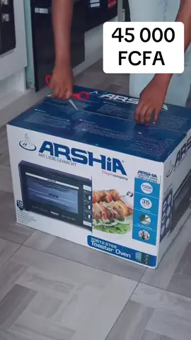 Découvrez l'ARSHIA 60L, le four multifonctionnel qui deviendra votre meilleur allié en cuisine pour des préparations sans effort. Avec ses 60 litres d'espace et sa puissance de 2200W, cet appareil compact est capable de tout, de la cuisson de biscuits à la grillade de légumes. C'est comme avoir une cuisine complète dans un design élégant qui s'intègre parfaitement sur votre plan de travail. Vous avez le contrôle total grâce à ses cinq réglages ajustables, que ce soit pour griller un steak, toaster votre pain préféré ou tenter le rotisserie. La vitre en verre trempé vous permet de surveiller votre plat sans ouvrir la porte du four, évitant ainsi de perdre de la chaleur. Avec un minuteur de 60 minutes et une cloche d'indication, vous n'avez plus à vous soucier du temps de cuisson. Réglez, oubliez et écoutez la cloche quand votre création délicieuse est prête. Et pour le nettoyage, pas de souci ! Grâce à un plateau ramasse-miettes amovible, vous pouvez facilement garder votre espace propre, vous permettant ainsi de vous concentrer sur le plaisir de déguster vos plats plutôt que de frotter. L'ARSHIA 60L rend la cuisine simple et agréable.#cotedivoire🇨🇮 #malitiktok🇲🇱 #burkinatiktok🇧🇫 #senegalaise_tik_tok #togolais228🇹🇬 #ftypシ #benintiktok🇧🇯 #fyp #france🇫🇷 #tiktokviral #paris #tiktokviral 