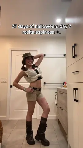 i love the walking dead ‼️‼️ all marks are makeup ‼️‼️ #rosita #rositaespinosa #rositaespinosatwd #rositacosplay #rositaespinosacosplay #twd #twdcosplay #thewalkingdead #thewalkingdeadcosplay #cosplay #cosplaygirl #cosplayer #cosplayers #cosplaytiktok #cosplaymakeup #cosplayersoftiktok #halloween #halloweenlook #halloweencostume #31daysofhalloween #fyp #fypage #fypシ #fypシ゚viral #foryou #foryoupage #explore #explorepage 