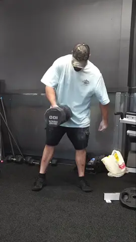 100 lbs Dumbbell Flip Challenge #gripstrength #strengthtraining #GymTok 