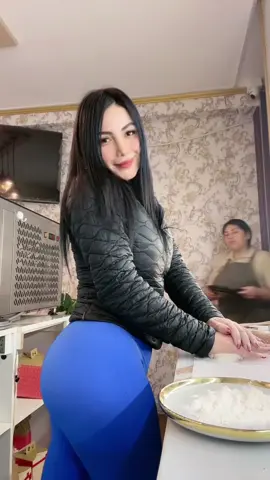 ¡Increíbles Tips para Amasar Masa Perfecta! Descubre consejos útiles sobre cómo amasar masa y lograr resultados deliciosos. En este video, compartimos técnicas que harán que tus preparaciones sean perfectas, además de saludos y buenos momentos. ¡No te lo pierdas! #CocinaFacil #MasaPerfecta #ConsejosCulinarios #RecetasDelicioso #Amasar #CocinaCasera #MomentosEnLaCocina #AmorPorLaCocina #TipsDeCocina #CocinandoJuntos