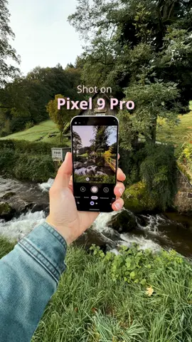 Instagram | dylanlindecker  J’ai sorti le Google Pixel 9 Pro 👀📸 J’avoue, j’ai eu peur de partir en sortie photo sans mon boîtier, surtout à un spot tel que celui-ci ! 🍁 Eh vous savez quoi ? J’ai jamais autant kiffé, avec une vraie sensation de liberté, parce qu’avoir son gros hybride + quelques objectifs, eh bien ça commence à faire lourd 😮‍💨 Tandis que là, wow quelle polyvalence ! Une tuerie ce smartphone. 🤯 Toutes les photos ont été capturées en RAW. Et retouchées sur Lightroom 🖌️  #googlepixel9pro #photographie #schwarzwald #outdoor 