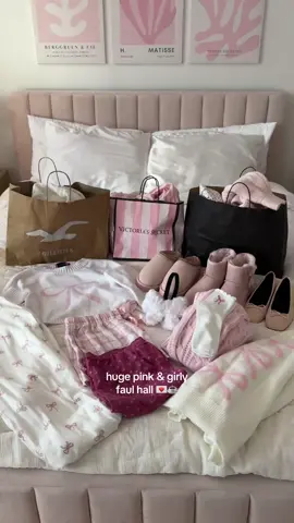 another huge pink, girly & cozy faul hall for your outfit inspooo 🫶🏼 fr brandy melville, hollister, victoria's secret, pink, edikted, uggs, amazon, meshki @hollister @Brandy Melville @VSPINK @UGG® @Edikted @Meshki #brandymelvillehaul #brandyhaul #fallfashion #hollister #haultok #haul #brandymelville #coquette #coquetteoutfits #coquetteaesthetic #outfitinspo #lanadelrey #shoppinghaul #pinterestoutfit #pinterestinspo #pinterestaesthetic #gilmoregirls #princesspolly #aesthetic #victoriasecret 