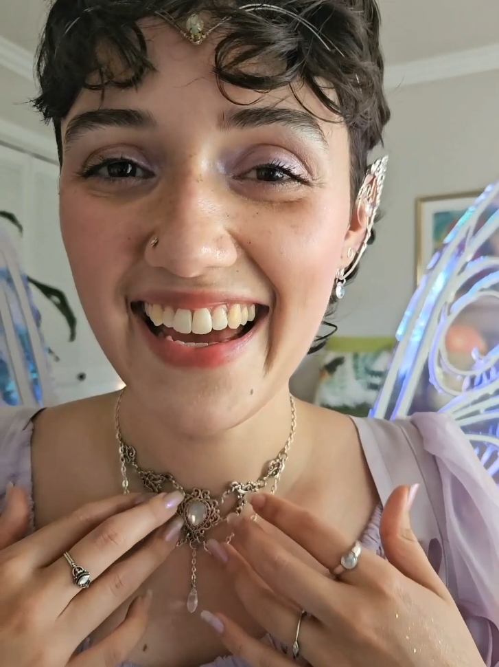 body triggers 🧚‍♀️ #asmr #fastasmr   #fastandaggressiveasmr #scratchingasmr #asmrtapping #asmrfabricsounds 