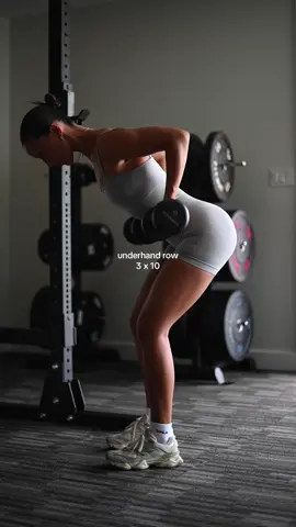 build your back with these four dumbbell only exercises —perfect for those looking to achieve an hourglass figure from home or a quiet corner in the gym! 👏🏼 #backworkout #backworkouts #workoutmotivation #workouts #workoutplan #dumbbellonly #dumbbellworkout #workout 