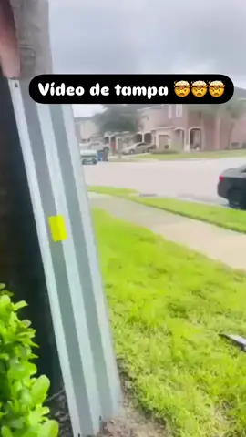 **🚨 Evacuação em Tampa, Flórida 🚨** O furacão Milton está se aproximando rapidamente e já atingiu a categoria 5. A área de Tampa está sob ordem de evacuação! Se você está nessa região, é fundamental agir imediatamente para sua segurança e de sua família. **O que você precisa fazer:** 🚨1. **Saia imediatamente**: Siga as rotas de evacuação indicadas pelas autoridades. Não espere até o último momento. 🚨2. **Leve o essencial**: Documentos importantes, kit de primeiros socorros, remédios, alimentos e água para alguns dias. 🚨3. **Segurança em primeiro lugar**: Se você não pode sair, procure abrigo em áreas seguras e longe de janelas. 🚨4. **Fique informado**: Continue acompanhando as atualizações sobre o furacão e siga as instruções das autoridades locais. Estamos juntos nessa. Proteja-se e, se puder, ajude quem precisa de suporte para evacuar. 💪🌪️  #EvacuaçãoTampa #FuracãoMilton #FiqueSeguro#florida #brasileirospelomundo #brasileirosnoseua #brasileirosnaflórida