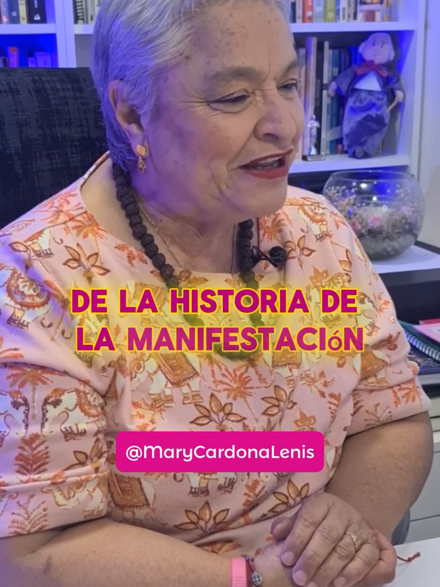 🌟 ¿Qué estás manifestando en tu vida? 🌟 Tu vida es el reflejo de tus pensamientos y palabras. Cuando conectas mente, corazón y espíritu, ¡todo empieza a cambiar! 🚀 Descubre el poder que ya tienes dentro de ti 💥.  ¿Estás listo para tomar control y manifestar lo que realmente deseas? 🙌  #parati #MaryCardona #fyp #motivación #PoderDeLaManifestación #PNL #CambiaTuVida #HazloPosible #VibraAlto #Video #viral_video