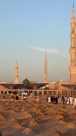 Semoga unsur tanah yang ada pada diri ini adalah tanah yang ada di pemakaman Baqi, sehingga jasad ini nanti dikebumikan di pemakaman baqi.karena hati dan jasad ini selalu ingin bersama Rasulullah  #umroh #madinah #fyp #fypシ゚viral 