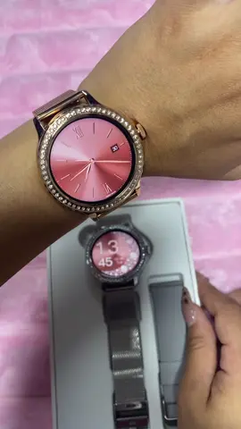 This smartwatch is soooi perfect!!!!!!#giftideas #smartwatch #foryourdays #OOTD #hotgirl #outdoor #Tech #waterproof #travel #tiktokmademebuyit 