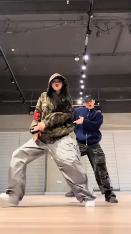 #girlandboy #douyin抖音 #reels有毒 #dancechoreography #fypシ #viralvideo #dance #fyp #kpopfyp #2ne1 #remix #ulz_dance0 