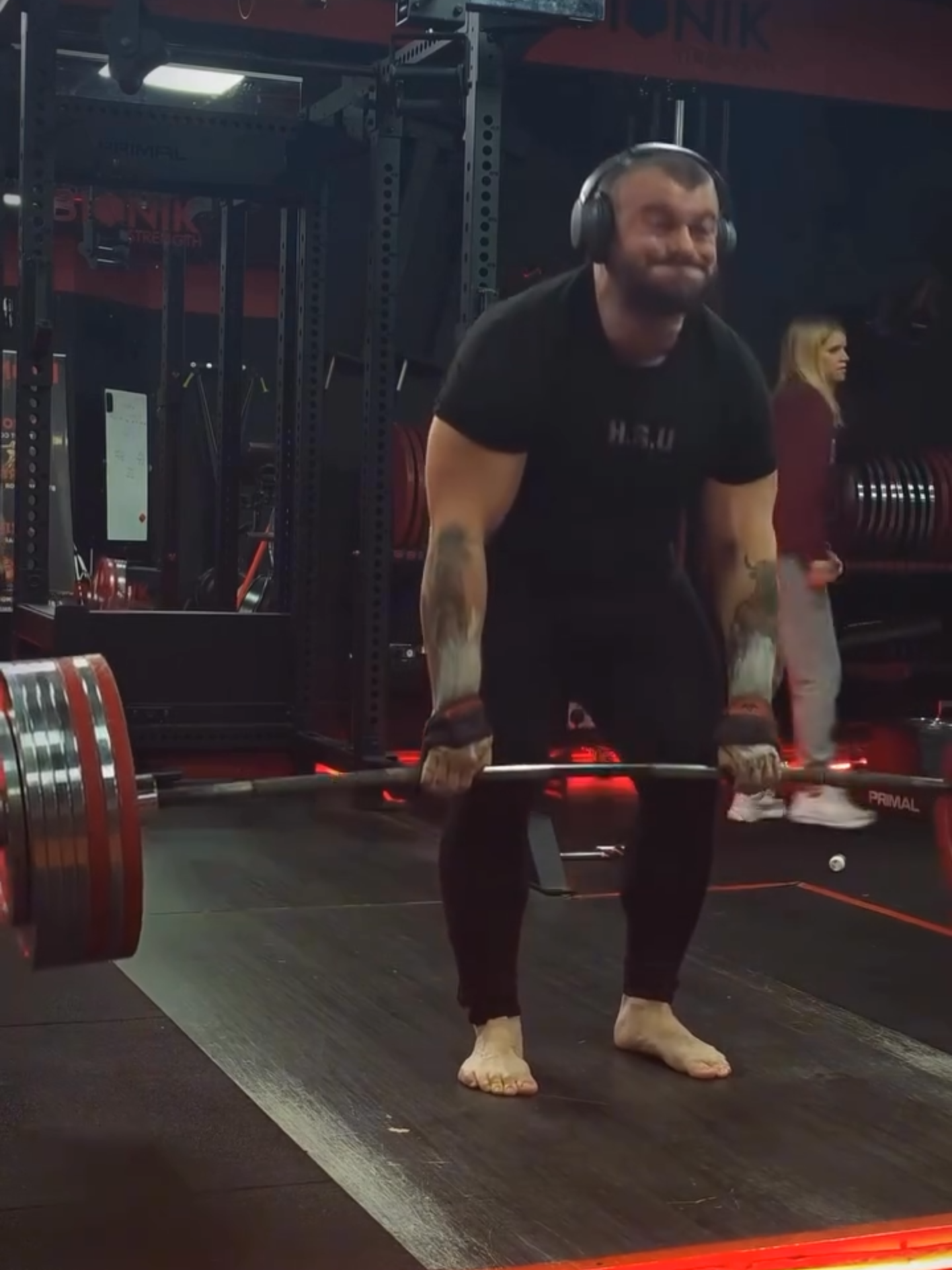 Jon Mallon absolutely smashed this 340kg/749lbs beltless PB using the Cerberus Elite Figure 8 Lifting Straps 💪 #teamcerberus #cerberusstrength #strongman #strongmantraining #deadlifting #deadliftmotivation