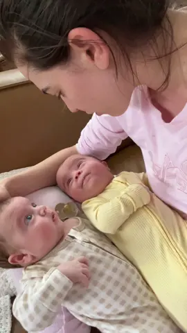 @imonlylittle .. No - ive never done IVF before and tanned comparison to the other twin is what I mean. 🙃 my Dad is Cypriot, mother Irish/English and my husband's parents are fully Afghan. Pajamas & genetics ❤️ Blows my mind everyday 😭 #genetics #twins #blueeyes #browneyes #fraternaltwins #twinpregnancy #twinbump #newborntwins 