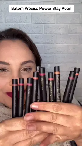 Novo Batom Preciso Matte Power Stay 10h! Primeiro batom preciso matte 2 em 1 de longa duração do Brasil. O dia passa, e o power fica. Vem pra Cheiro e adquira a sua cor preferida! #avon #powerstay #powerstayavon #batomprecisopowerstay 